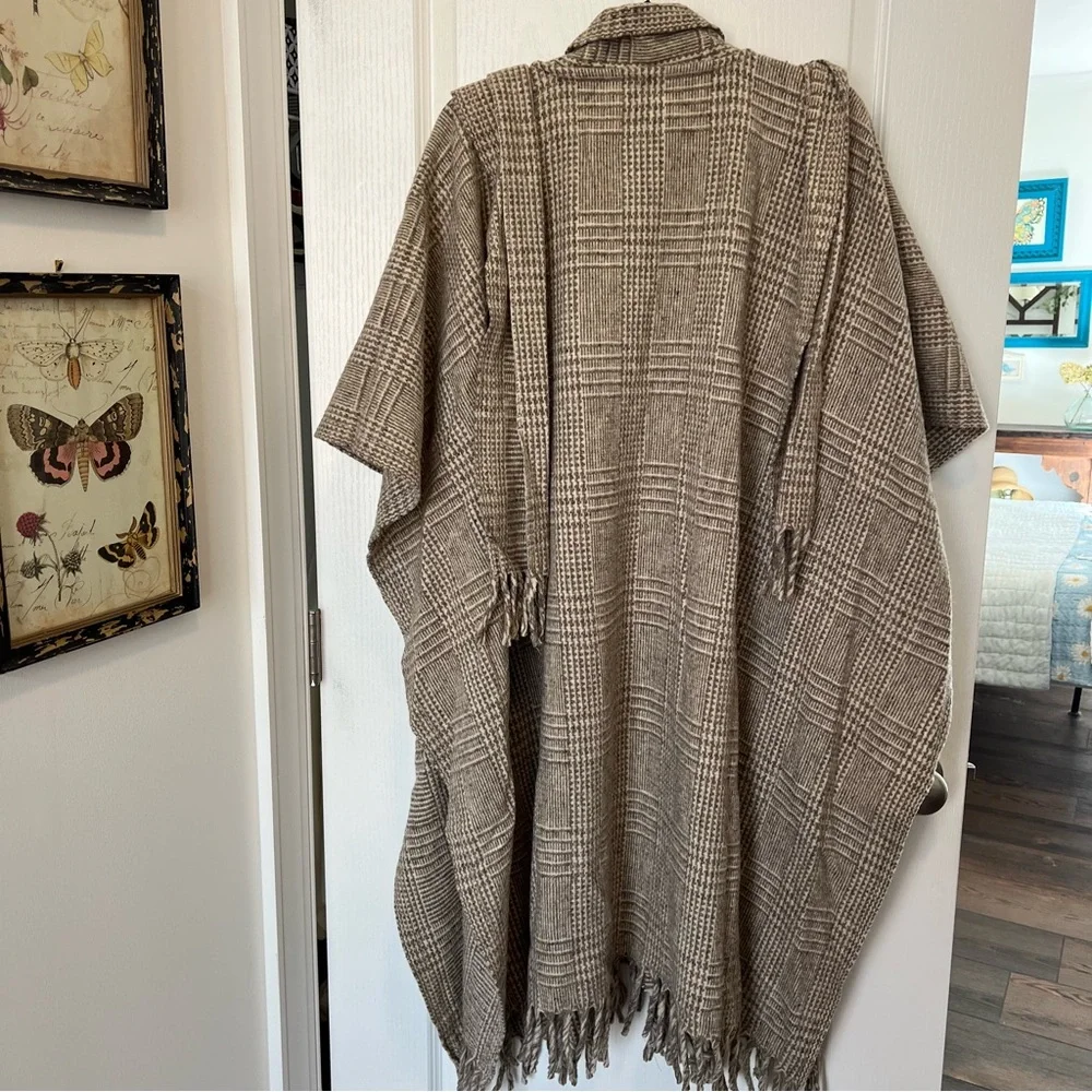 Beige Plaid Fringe Poncho built-in scarf one size pure wool